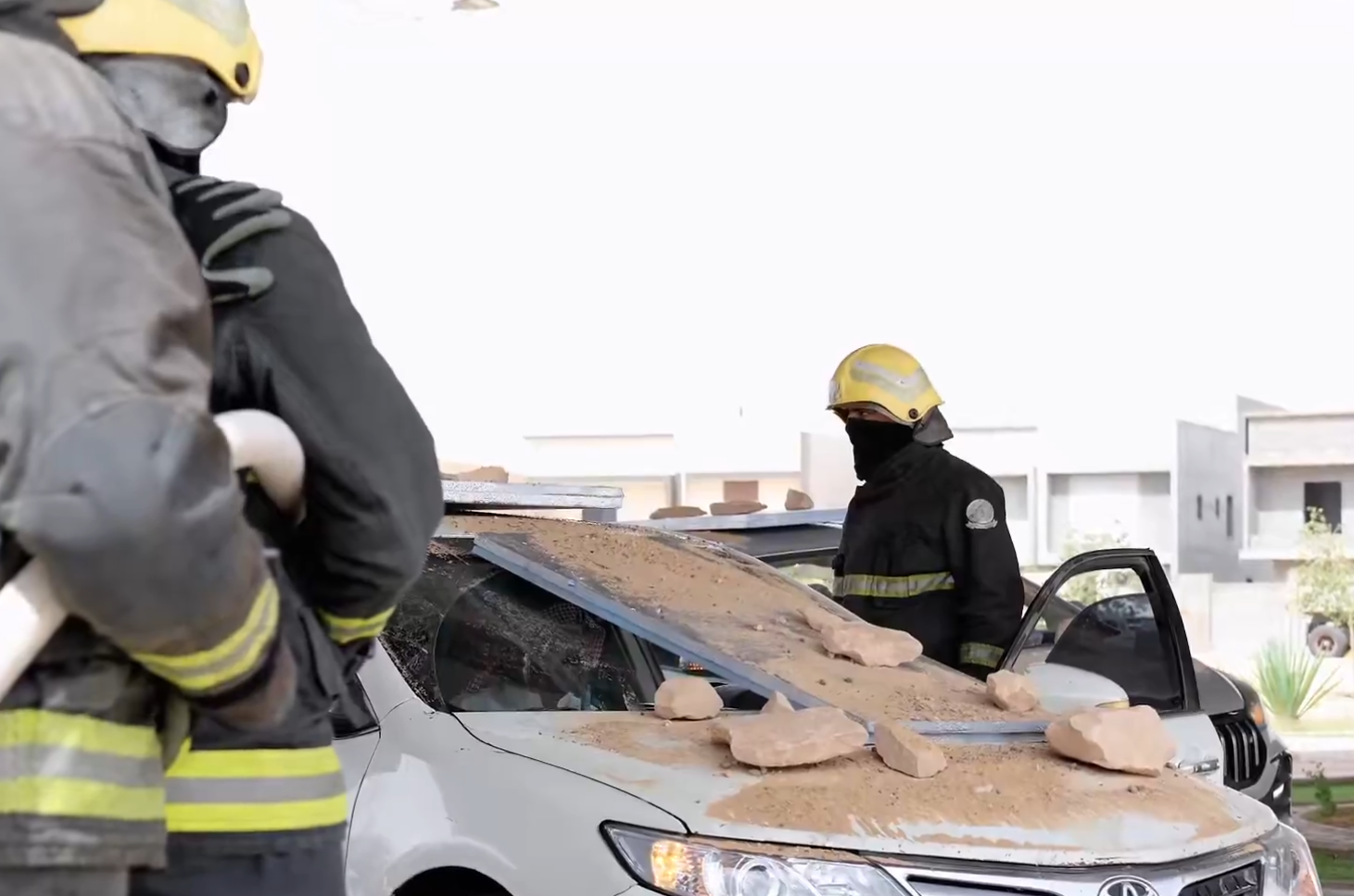 أمانة منطقة الجوف تنفذ فرضية ميدانية لانهيار جزئي لجسر في سكاكا